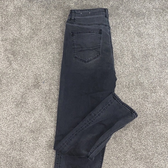 American Eagle Black Stretchy Mom Jeans - Picture 2 of 3